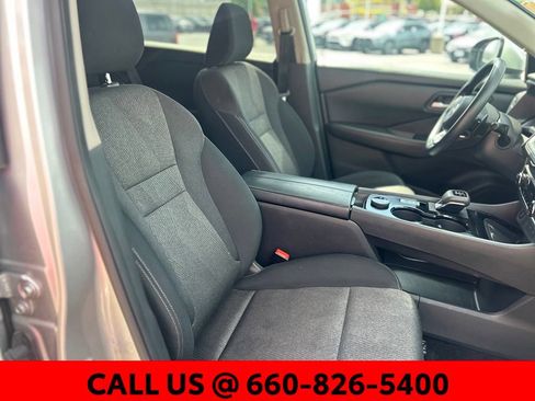 Used 2024 Nissan Rogue SV AWD/4WD image 6