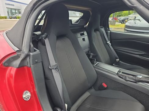 Used 2016 MAZDA MX-5 Miata Sport RWD image 10