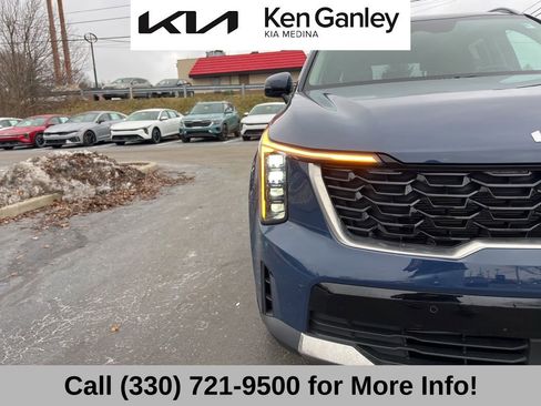 Certified 2025 Kia Sorento S w/ Panoramic Sunroof Package image 18