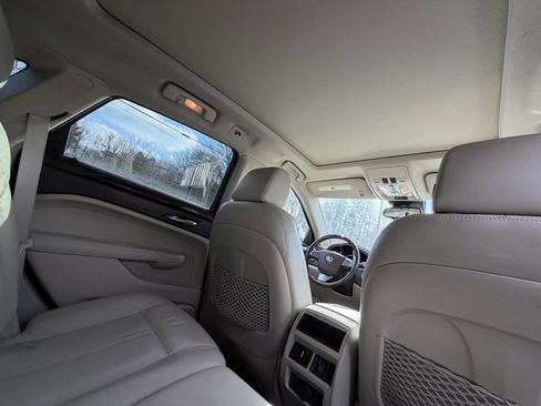 Used 2011 Cadillac SRX Luxury image 22