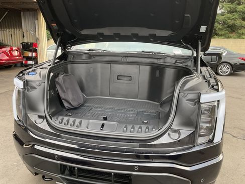 Used 2022 Ford F150 Lightning Lariat image 24