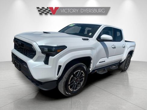 Used 2025 Toyota Tacoma TRD Sport AWD/4WD image 8