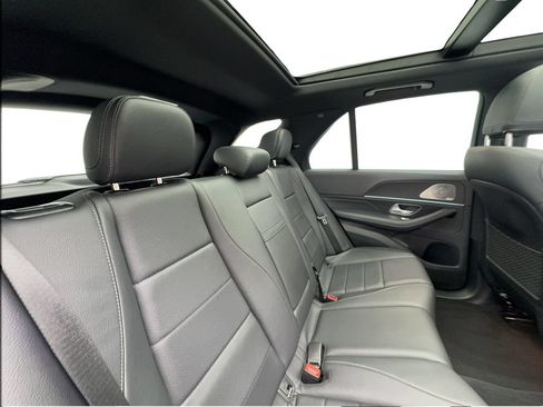 Used 2023 Mercedes-Benz GLE 450 4MATIC w/ AMG Line Exterior image 26