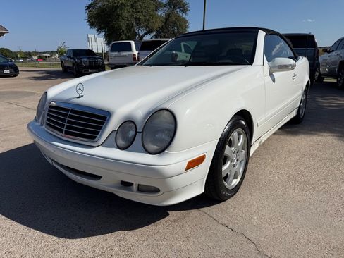 Used 2003 Mercedes-Benz CLK 320 Cabriolet image 3