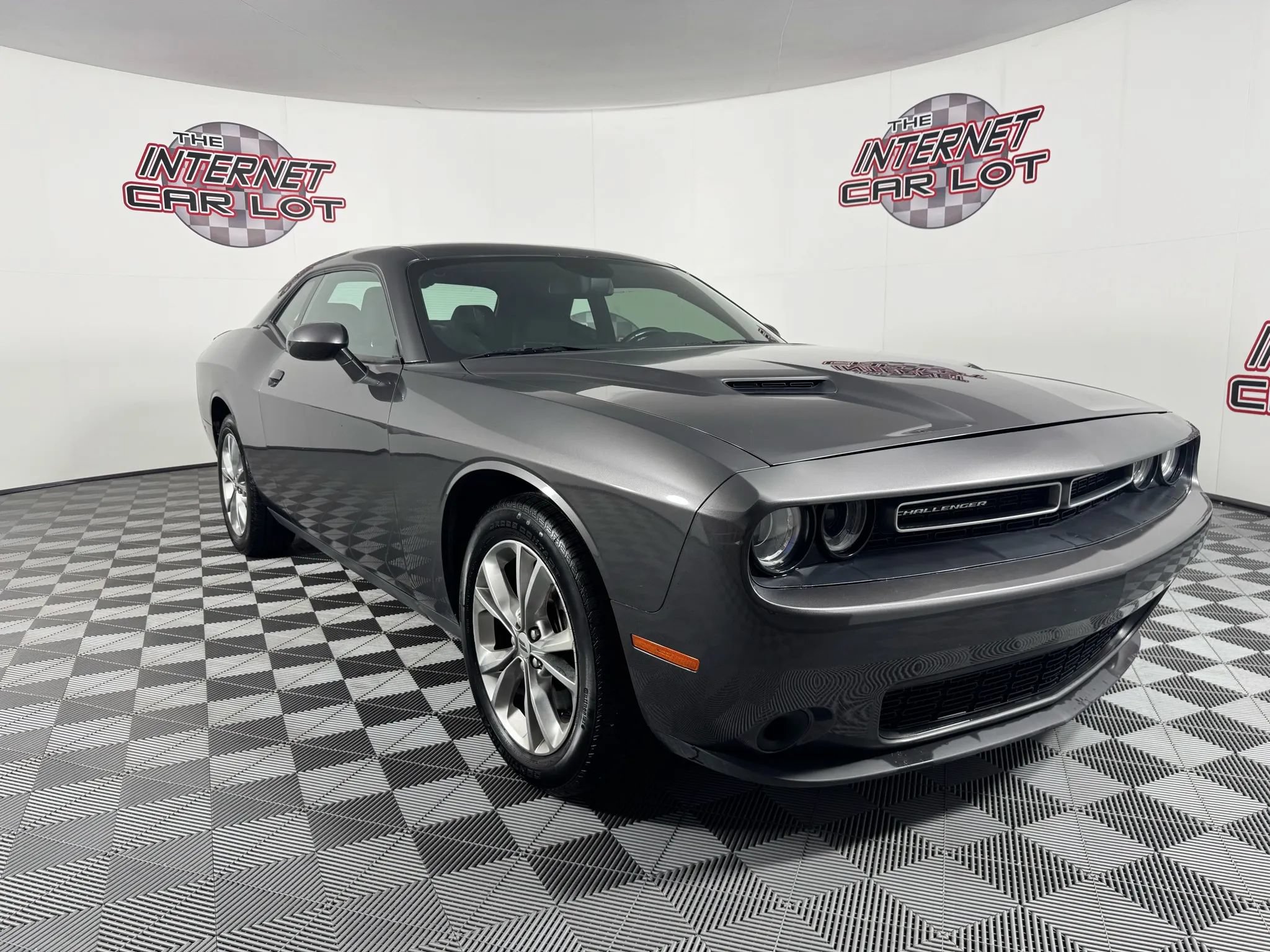 Used 2021 Dodge Challenger SXT AWD/4WD image 9