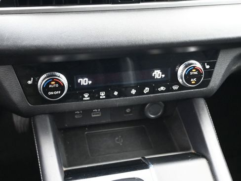 Used 2024 Mitsubishi Outlander SE image 20