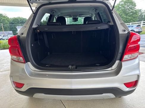 Used 2018 Chevrolet Trax LT w/ LT Convenience Package AWD/4WD image 29