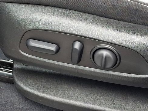 Used 2021 Chevrolet Equinox LS w/ LS Convenience Package FWD image 26