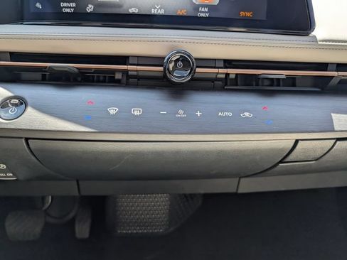 Used 2024 Nissan Ariya AWD image 24