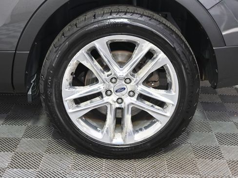 Used 2016 Ford Explorer XLT w/ Equipment Group 202A AWD/4WD image 19