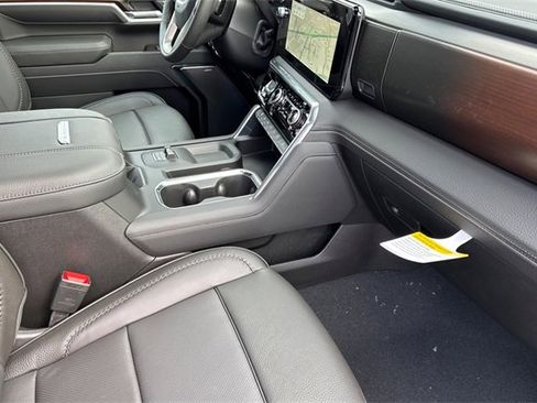 New 2026 GMC Sierra 2500 Denali w/ Denali Reserve Package image 17