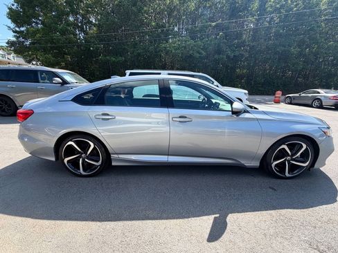 Used 2018 Honda Accord Sport image 4