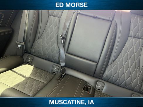 Certified 2022 Buick Envision Avenir w/ Technology Package II AWD/4WD image 17