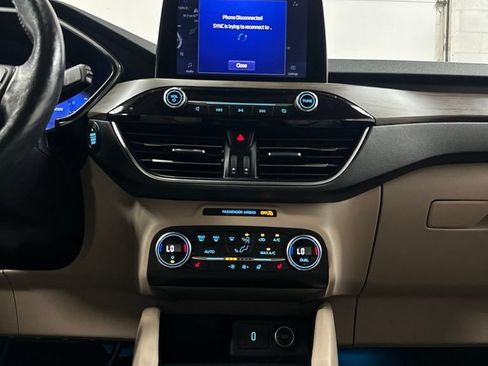 Used 2020 Ford Escape Titanium AWD/4WD image 24