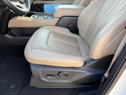 Used 2024 Ford Expedition Max Limited AWD/4WD image 22
