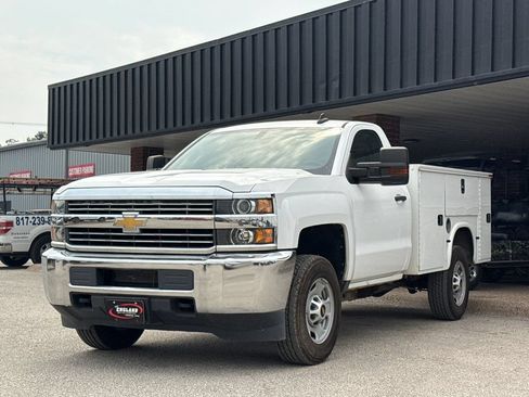 Used 2018 Chevrolet Silverado 2500 W/T w/ WT Convenience Package RWD image 3