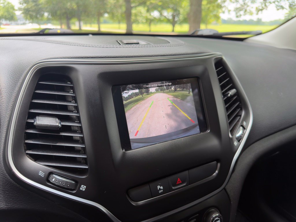 Used 2019 Jeep Cherokee Latitude Plus AWD/4WD image 20