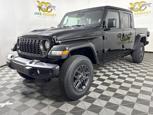 New 2026 Jeep Gladiator Sport image 4