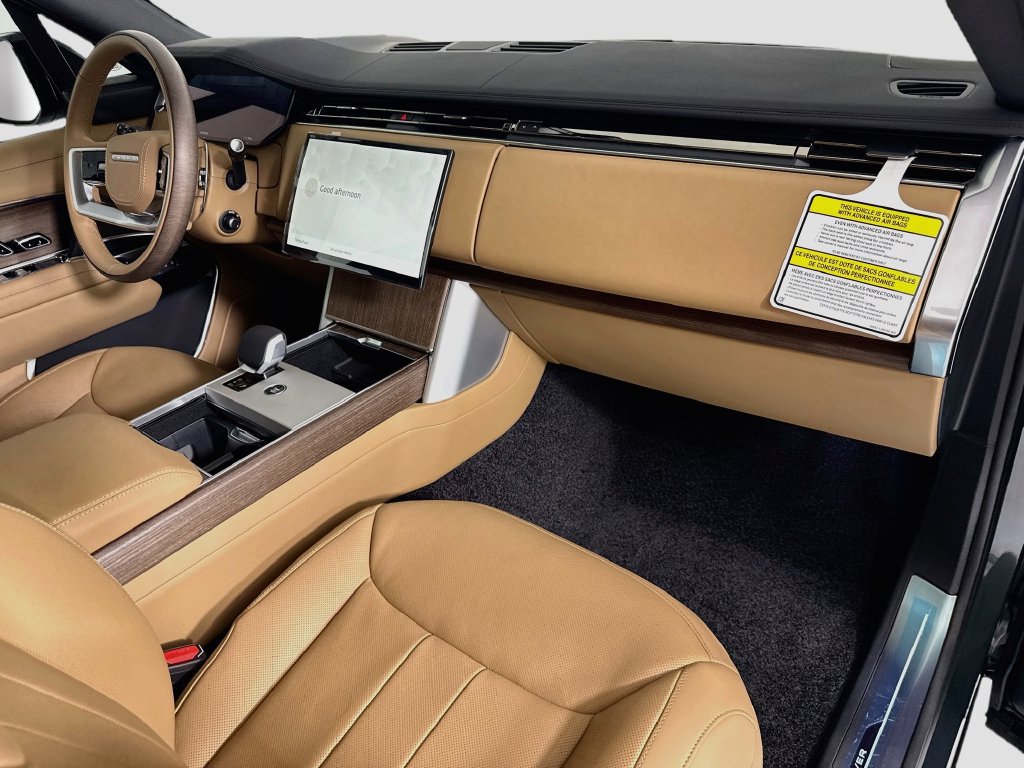 New 2026 Land Rover Range Rover Long Wheelbase SE AWD/4WD image 16
