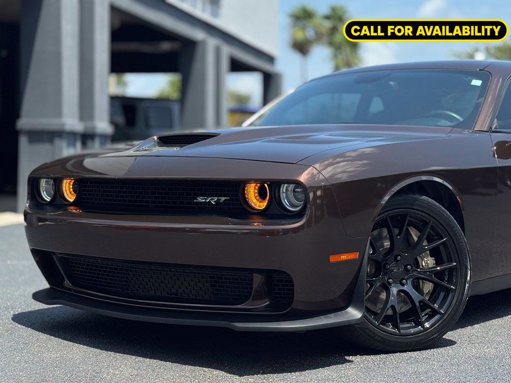 Used 2016 Dodge Challenger SRT Hellcat RWD image 3