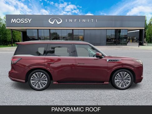 Certified 2025 INFINITI QX80 Luxe image 6