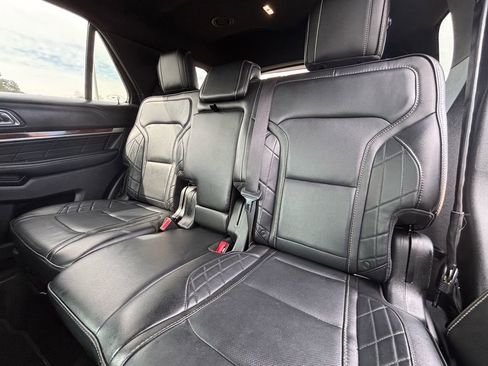 Used 2018 Ford Explorer Platinum image 13