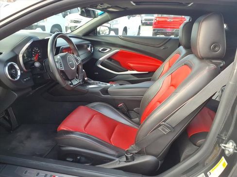 Used 2018 Chevrolet Camaro LT image 18