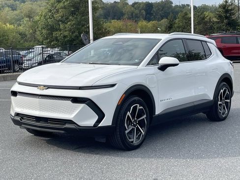 New 2026 Chevrolet Equinox EV LT image 3