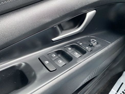 Certified 2021 Hyundai Elantra SE image 23