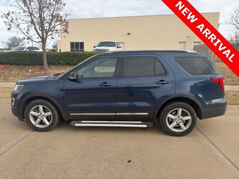 Used 2016 Ford Explorer XLT w/ Equipment Group 202A image 6