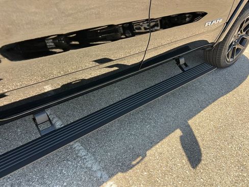 New 2026 RAM 1500 Laramie AWD/4WD image 16