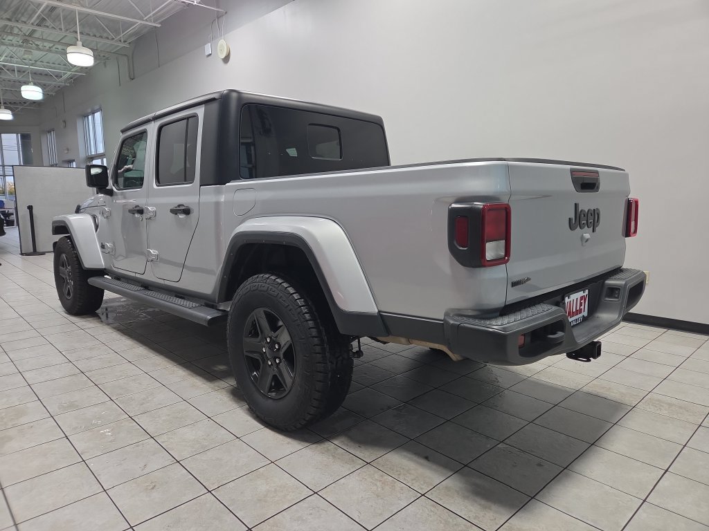 Used 2023 Jeep Gladiator Sport AWD/4WD image 9