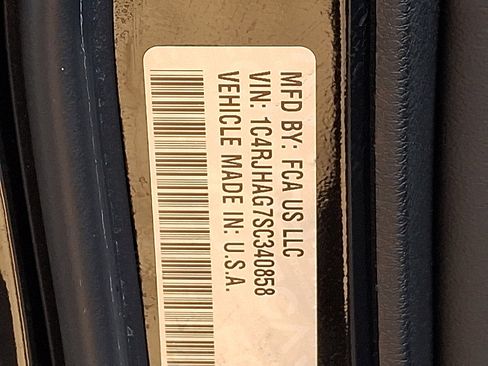 Certified 2025 Jeep Grand Cherokee Altitude image 27