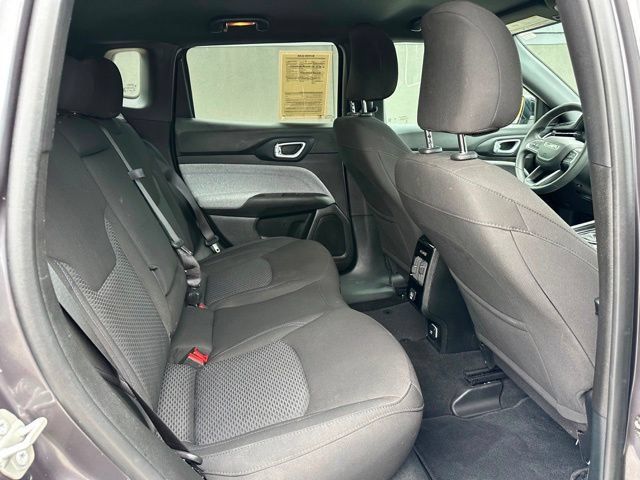 Used 2024 Jeep Compass Sport AWD/4WD image 11