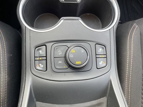 Used 2020 GMC Terrain SLE w/ Driver Convenience Package image 21