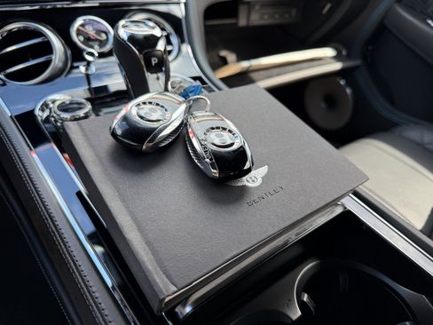 Used 2021 Bentley Continental GT image 28