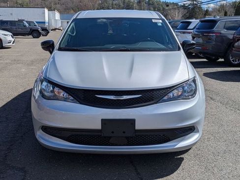 New 2026 Chrysler Voyager LX image 3