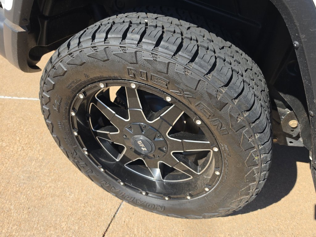 Used 2018 Jeep Wrangler Unlimited Sahara AWD/4WD image 17
