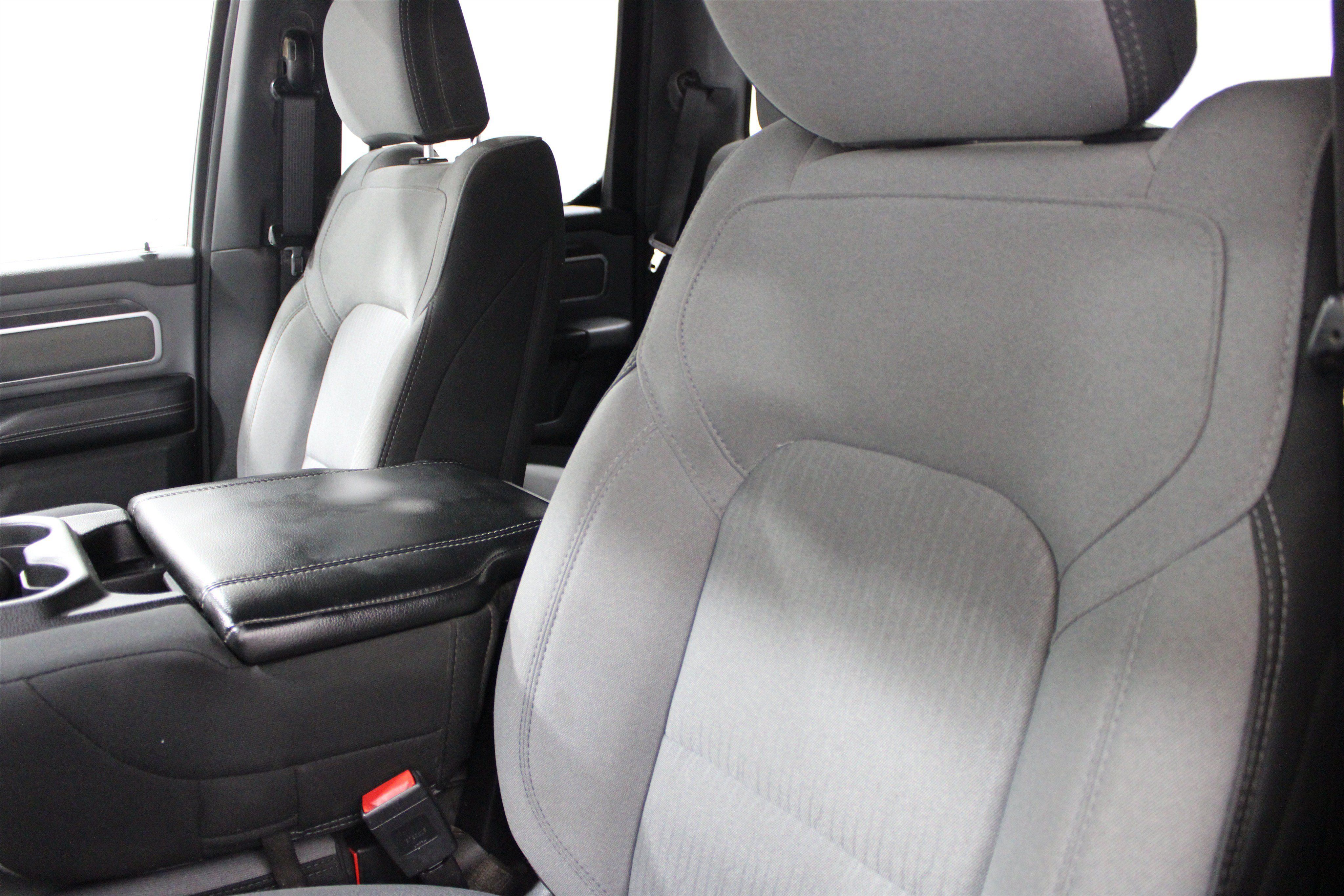 Used 2022 RAM 1500 Big Horn AWD/4WD image 6