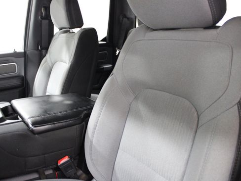 Used 2022 RAM 1500 Big Horn AWD/4WD image 6