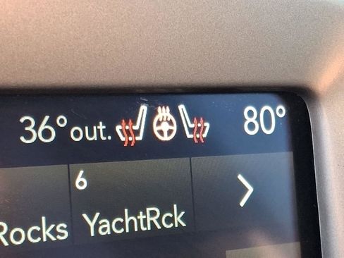 Used 2021 Jeep Compass Latitude w/ Sun and Sound Group image 27