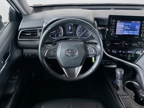 Used 2023 Toyota Camry SE image 17