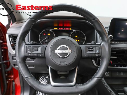 Used 2023 Nissan Rogue SL FWD image 10