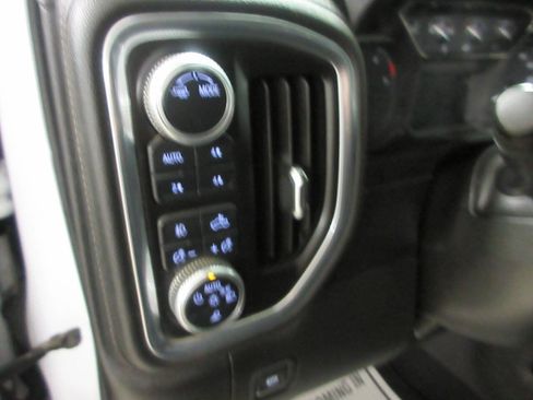 Used 2021 GMC Sierra 2500 SLT w/ SLT Preferred Package image 31