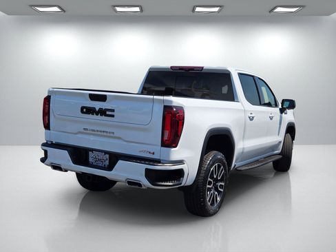 Used 2025 GMC Sierra 1500 AT4 w/ AT4 Premium Package AWD/4WD image 4