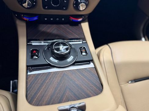 Used 2019 Rolls-Royce Wraith image 27
