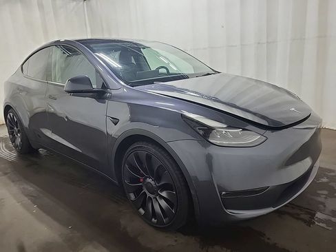 Used 2023 Tesla Model Y Performance AWD/4WD image 3