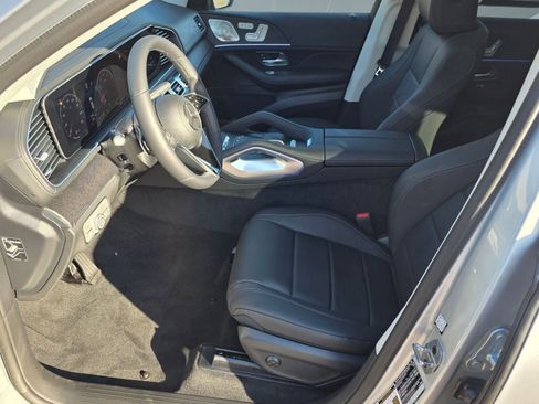 Used 2026 Mercedes-Benz GLS 450 4MATIC image 4
