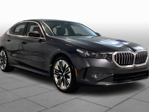 New 2026 BMW 530i xDrive w/ Premium Package AWD/4WD image 2