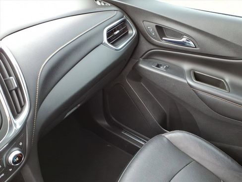 Used 2020 Chevrolet Equinox Premier image 30